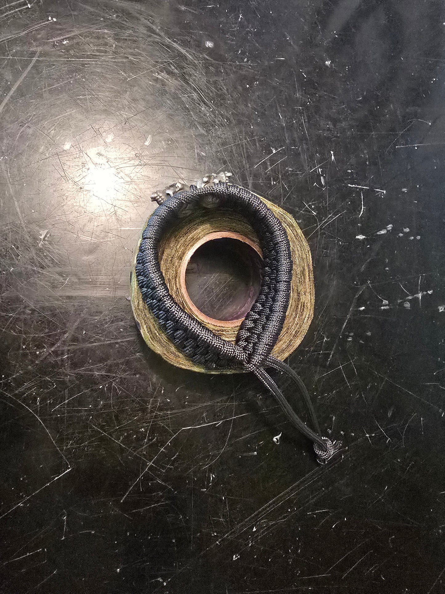 Skullobite stealth grey paracord bracelet