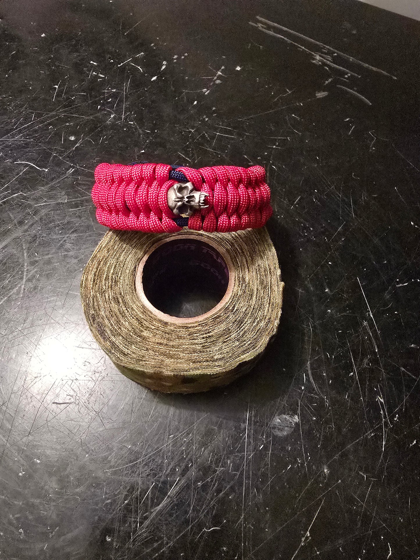 Stars and skulls paracord bracelet