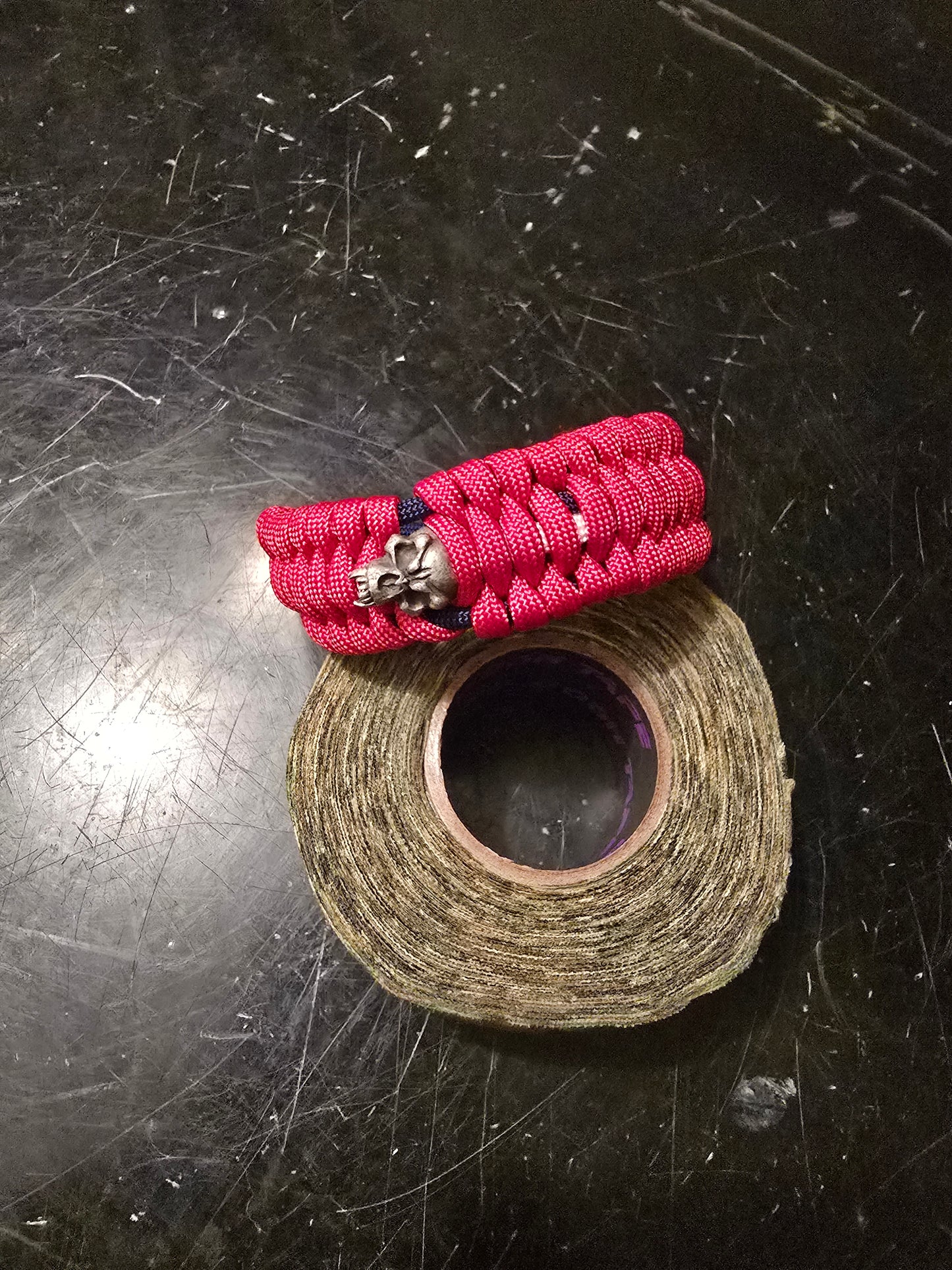 Stars and skulls paracord bracelet