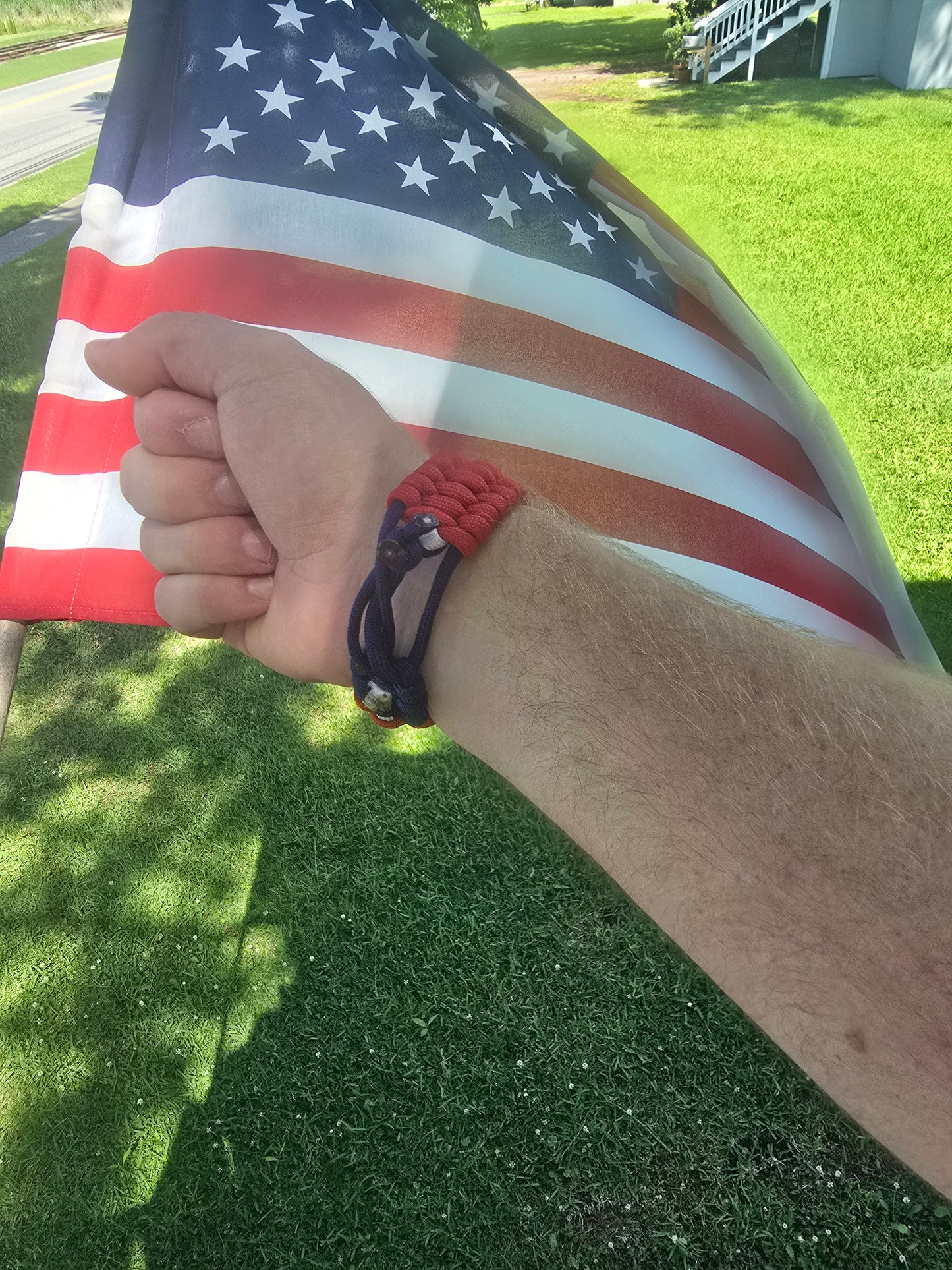 Stars and skulls paracord bracelet
