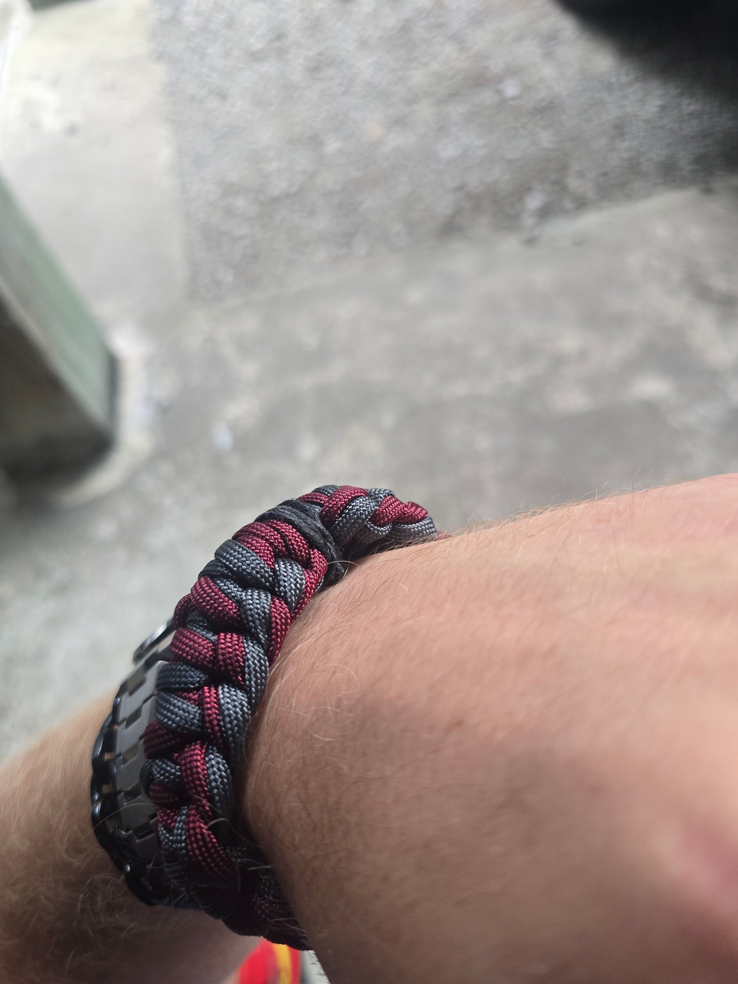 Skullobite threads cobra spine bracelet
