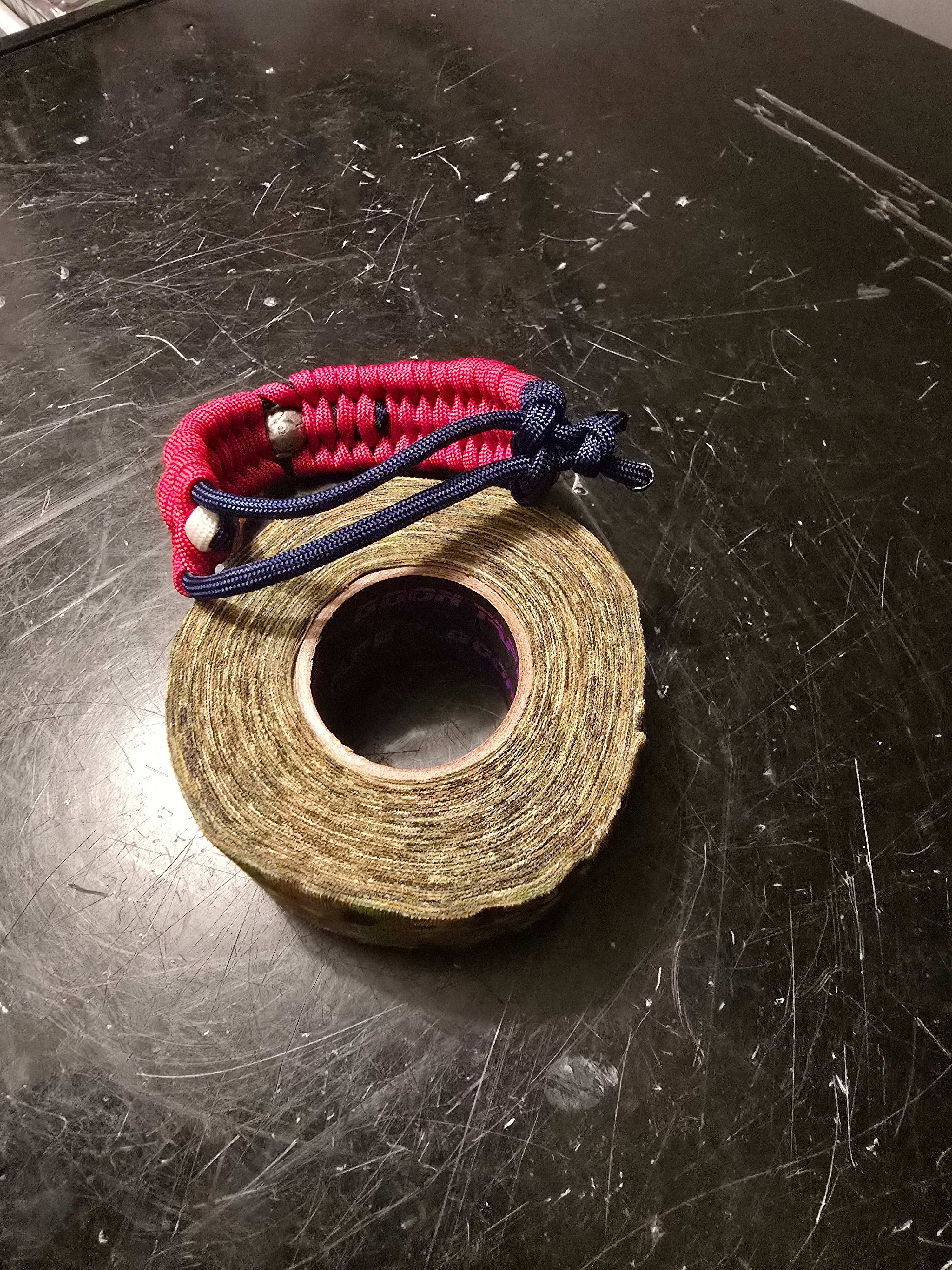 Stars and skulls paracord bracelet
