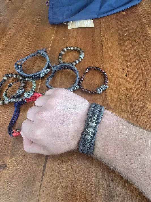 Skullobite stealth grey paracord bracelet