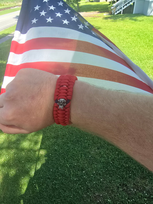 Stars and skulls paracord bracelet