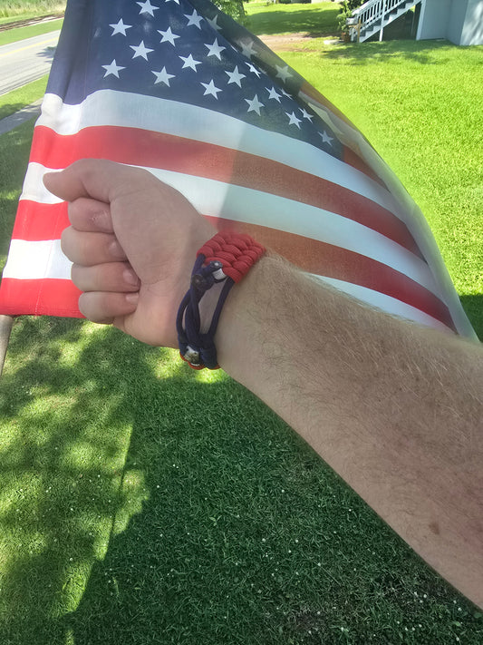 Stars and skulls paracord bracelet