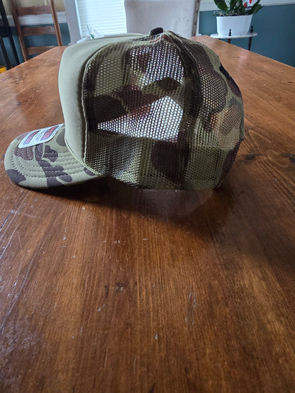 Skullobite threads moshing camo trucker hat