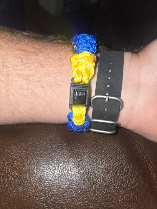 Sabertooth skullobite paracord bracelet