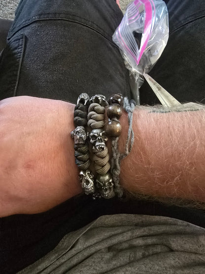 Skullobite totem of skulls: camo snakeknot relic