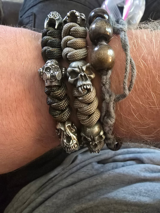 Skullobite totem of skulls: camo snakeknot relic